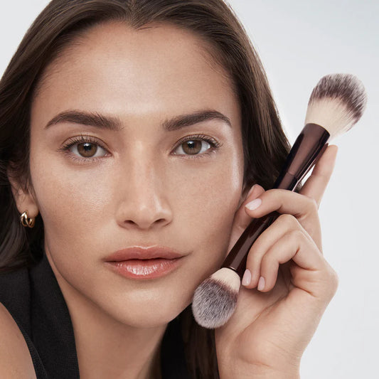 Veil Translucent Setting Powder / Hourglass