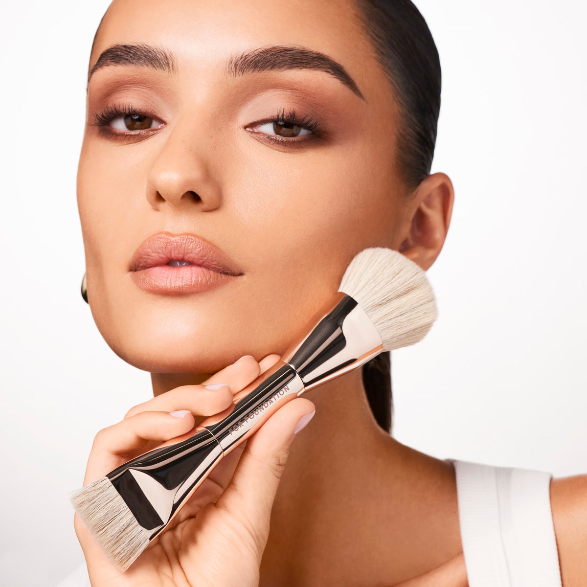 Dual-Ended Foundation Brush / Patrick Ta