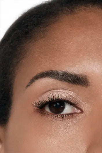 Ombre Essentielle Longwearing Shadow / Chanel