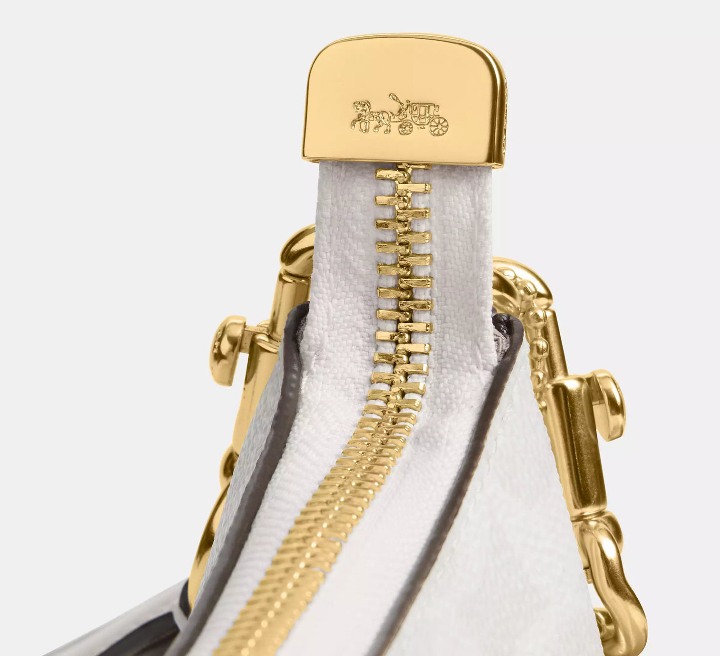 Teri Shoulder Bag In Signature Canvas (Blanco) / Coach