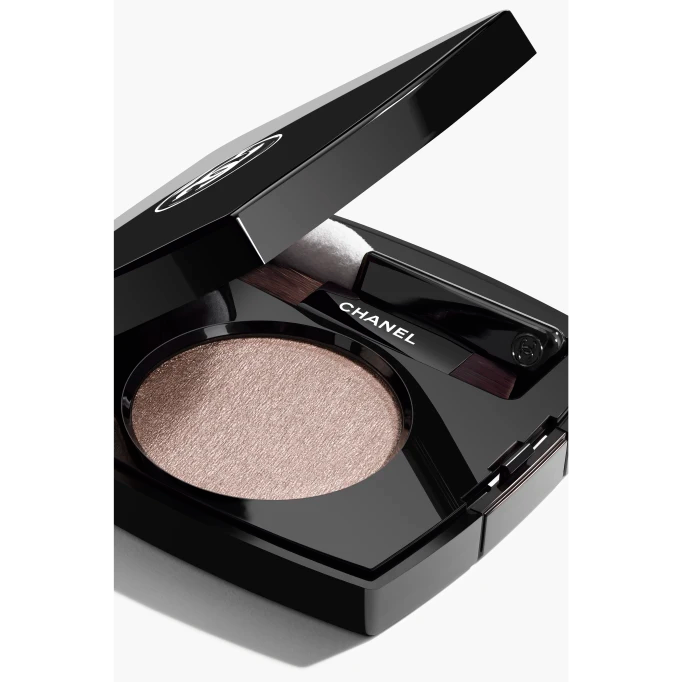 Ombre Essentielle Longwearing Shadow / Chanel