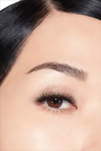 Ombre Essentielle Longwearing Shadow / Chanel