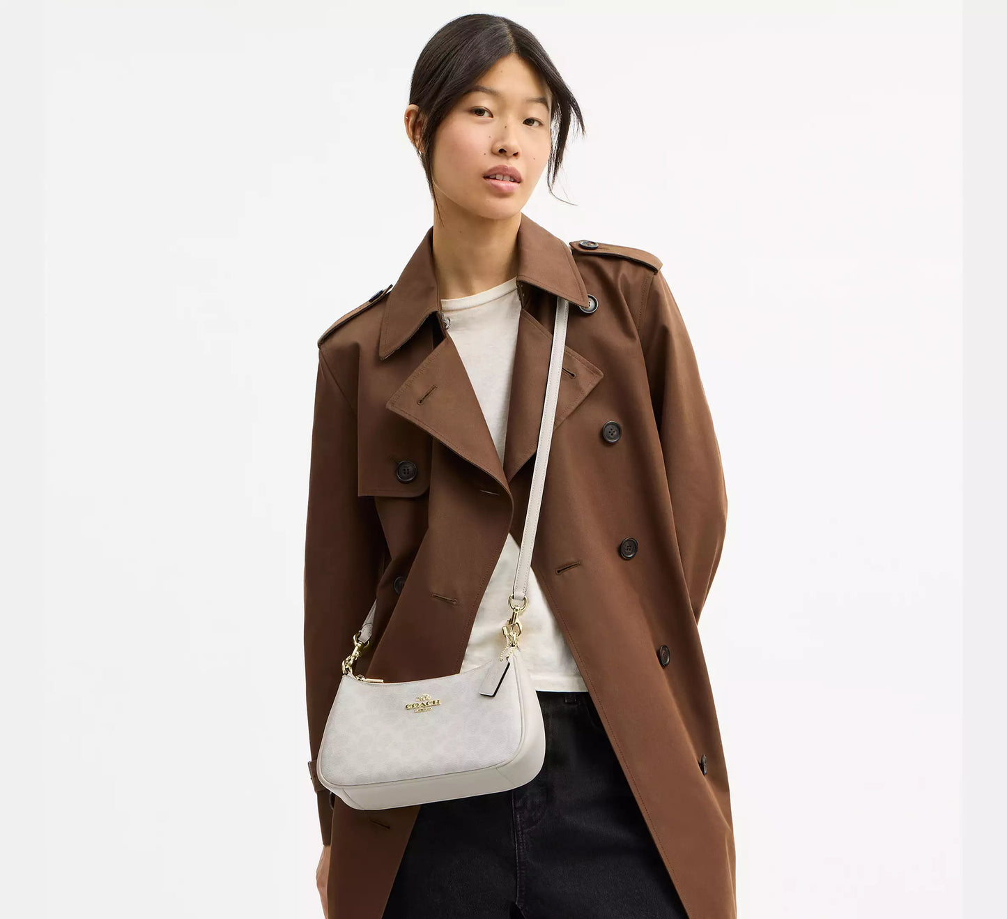 Teri Shoulder Bag In Signature Canvas (Blanco) / Coach