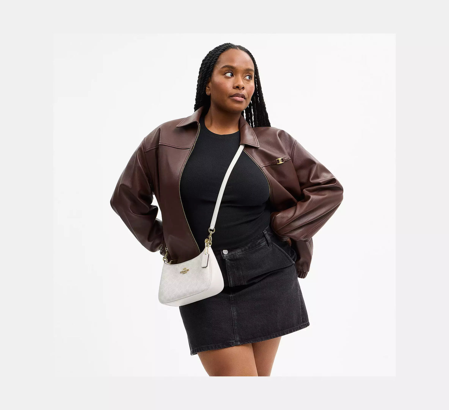 Teri Shoulder Bag In Signature Canvas (Blanco) / Coach